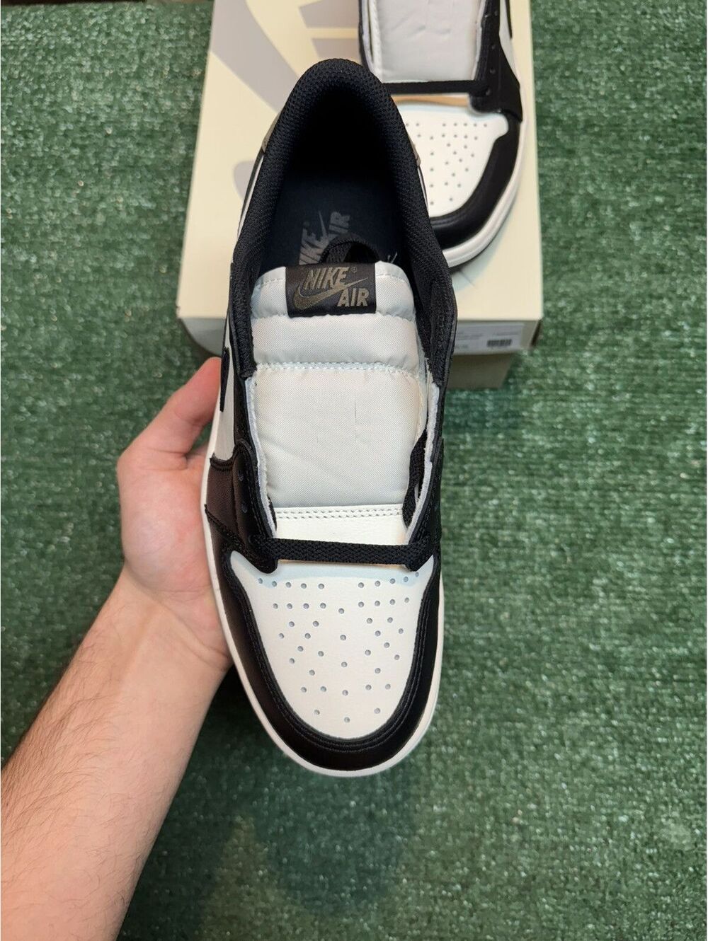 Jordan Retro 1 Mocha Low Size 9 - Picture 2 of 9